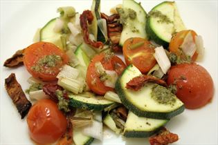 Ovnbagte grønsager med pesto