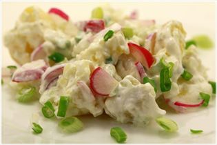 Kartoffelsalat med radiser og forårsløg